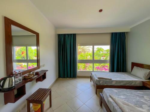 Club Red Dahab Motel – Dahab, AK