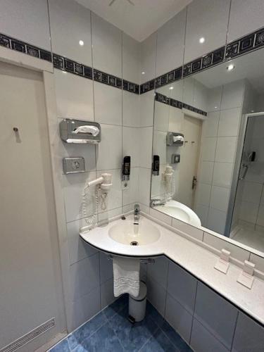 Multatuli Hotel - main image