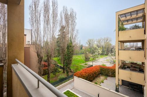 Balcony Bliss! Elegant Parma Residency