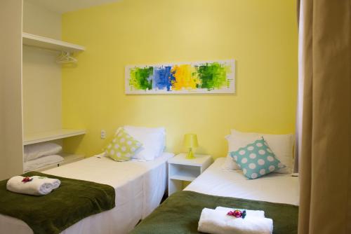 2 twin beds