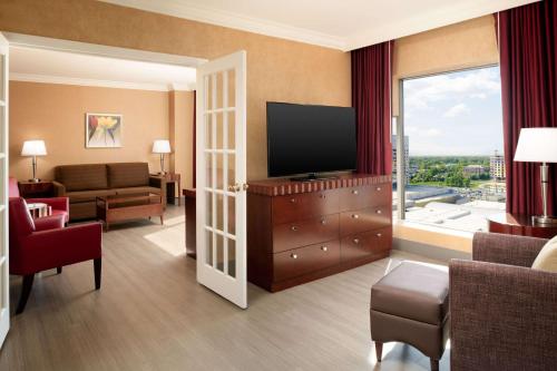 Premium One-Bedroom King Suite
