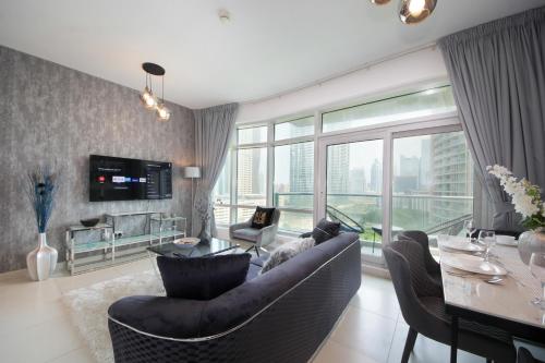 Spectacular 1BHK near Dubai Mall in The Lofts East - TrueBleu Homes, Dubái (foto 2)