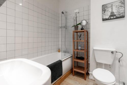 Comfortable Central Apartment in London - image 11