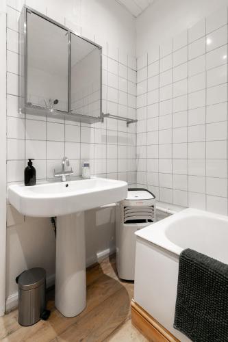 Comfortable Central Apartment in London - image 10