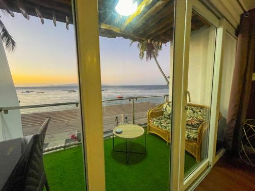 Erkély/terasz, Montani Beach Resort Puerto Galera powered by Cocotel near Sabang Beach