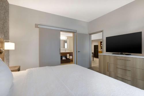 One-Bedroom King Suite