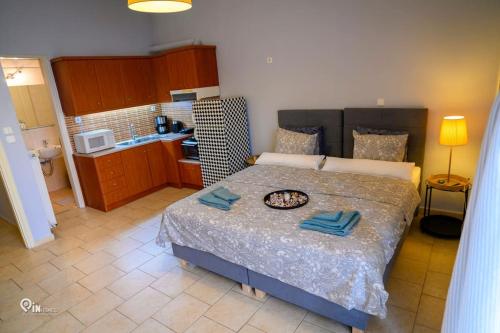 Aphrodite - Cozy & Bright Studio in Egaleo-Athens, Ateny