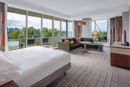 Hilton Amsterdam - main image