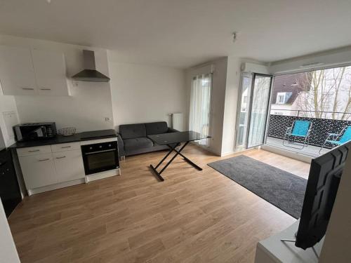 Appartement T2 2e etage parking gratuit sur place - Location saisonnière - Cergy