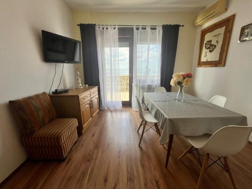 Apartment 77 with Pool and Beach, Starigrad-Paklenica (fotografie 4)