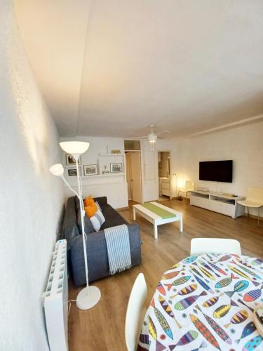 設施, Apt con piscina en Calella de Palafrugell, parking gratuito in 帕拉弗魯赫爾