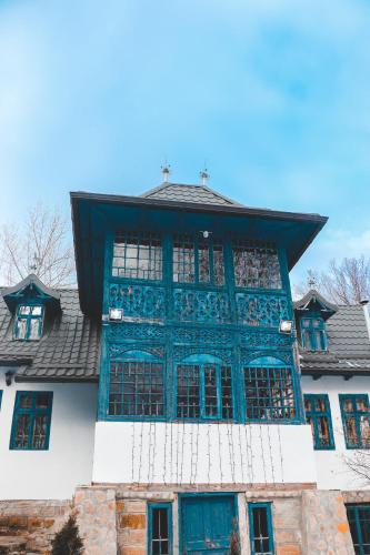 Casa Plaiul Cailor: Rustic Mountain Hideaway - Accommodation - Proviţa de Sus