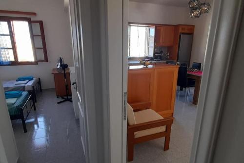 Παραθαλάσσιο εξοχικό σπίτι με θέα τον κόλπο Βάρης, Vari (foto 6)