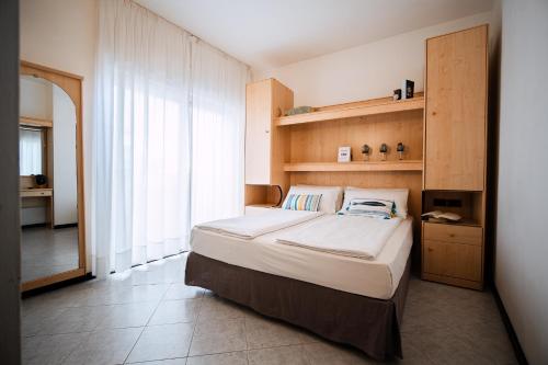 Hotel Niagara Room Type - Small Double Room