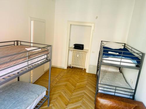 Bed in 6-Bed Mixed Dormitory Room image 3