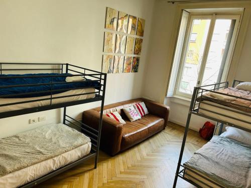 Bed in 6-Bed Mixed Dormitory Room image 4