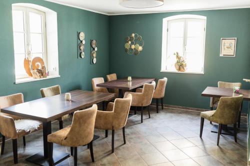 Hotel DAH-Inn – Dachau, AZ