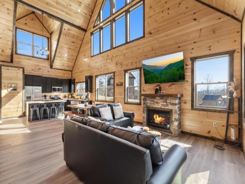 Bear Elegance in Sevierville, USA