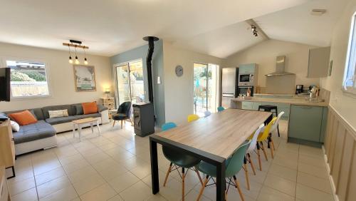 VILLA CASA KOKO 10 PERS piscine chauffée, pétanque, ping pong VIEUX-BOUCAU VILLA CASA KOKO 10 PERS piscine chauffée, pétanque, ping pong VIEUX-BOUCAU