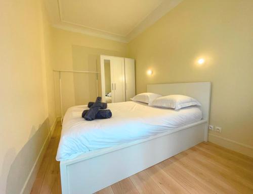 10 min du square des batignolles - Lit double - Pension de famille - Paris