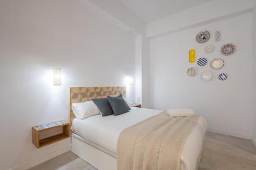 FLORIT FLATS - Ceramic Homes - 4 Guest - AC WiFi - Near Sorolla Train Station, Valencia
