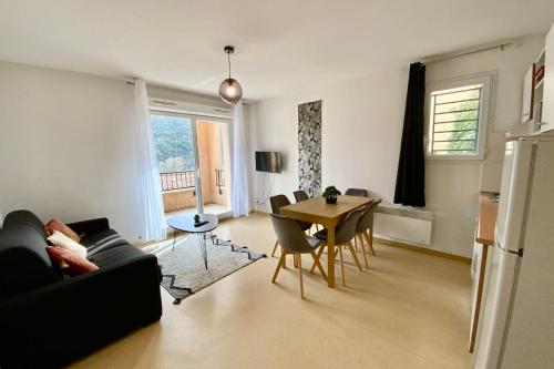 Les Naïades H38 - 2 bedrooms for 6 people ! (Les Naiades H38 - 2 bedrooms for 6 people !) in Avene