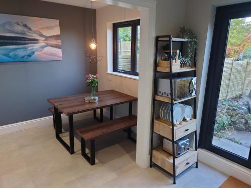 Newly renovated 2-bed bungalow, Bath (photo 7)