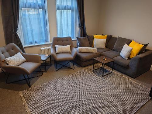 Newly renovated 2-bed bungalow, Bath (photo 10)