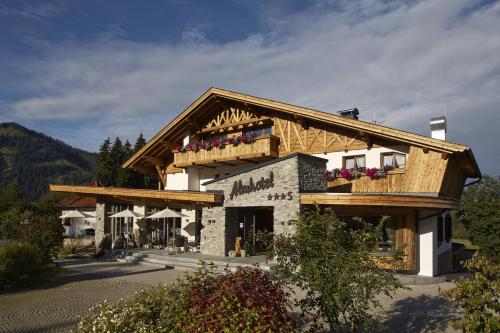 Almhotel Told in Grän, Österreich