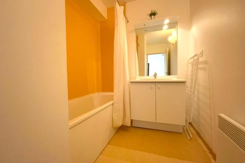 Les Naïades C08 - 2 bedrooms for 5 people ! (Les Naiades C08 - 2 bedrooms for 5 people !) in Avene