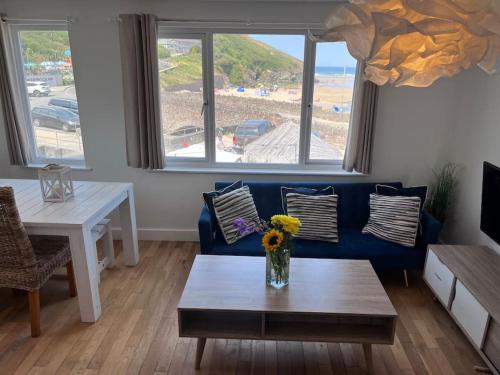 Fabulous Beach Pad Just 20 Paces From The Sea in 뉴키