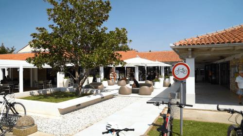 Easyatent Safari tent Polari – Rovinj, IA