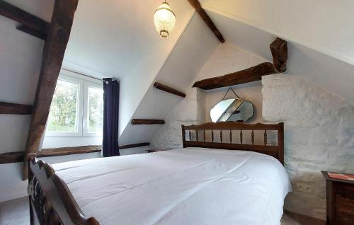 2 Bedroom Cozy Home In Lignol in Guemene-sur-Scorff