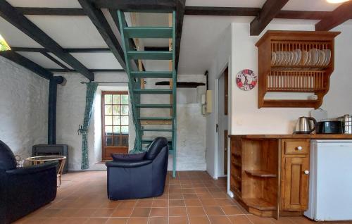 2 Bedroom Cozy Home In Lignol in Guemene-sur-Scorff