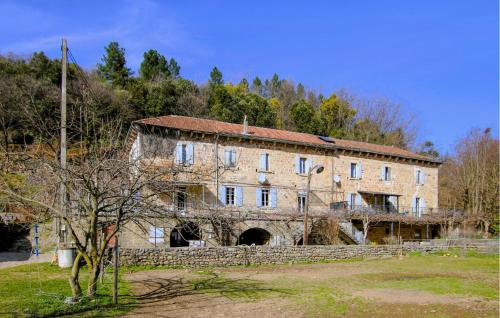 Beautiful Home In Les Salelles With Wifi - Location saisonnière - Les Salelles