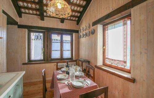 廚房, Awesome Home In Biacis With Wifi in 聖皮耶特羅阿爾納蒂索內