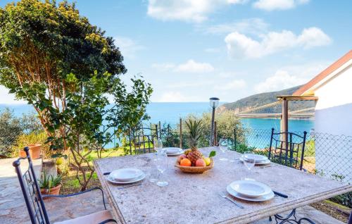 Stunning Home In Moneglia With Kitchen