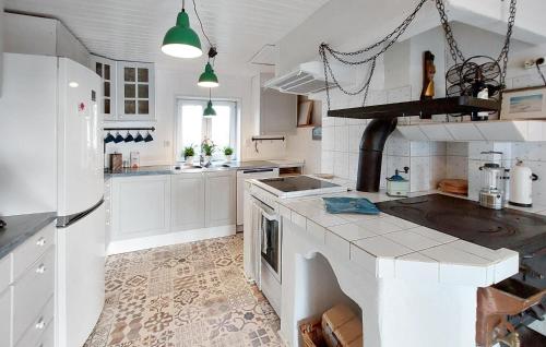 Beautiful Home In Lddekpinge With Kitchen