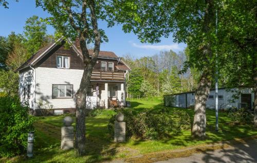 3 Bedroom Beautiful Home In Västervik