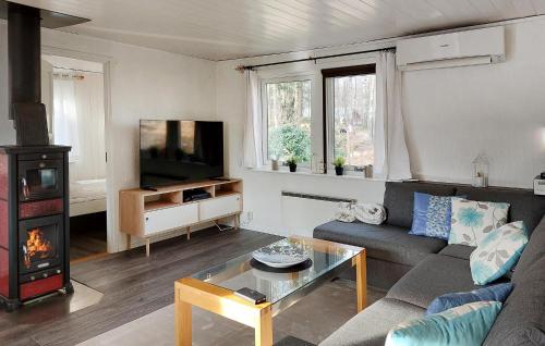 Amazing Home In Örkelljunga With Wifi (Amazing Home In Orkelljunga With Wifi) in Fasalt