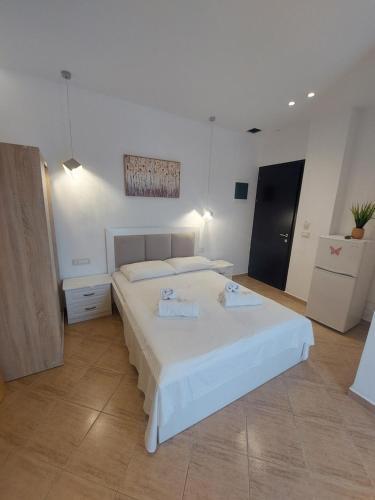 Double Room with Terrace image 9