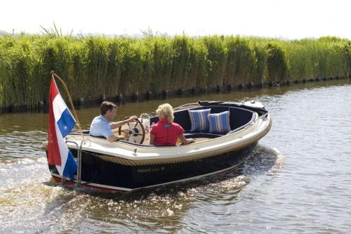 Stacaravan op 5 Sterren Vakantiepark De Kuilart Friesland aan het Meer met Zwembad 5P 116