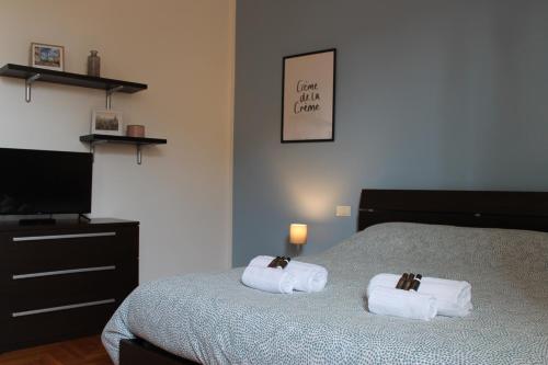 One-Bedroom Apartment image 10