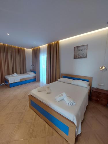 Triple Room with Terrace image 6