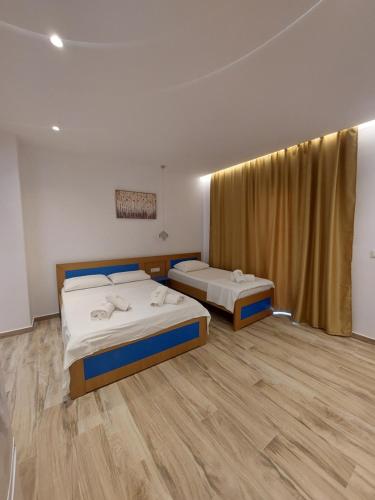 Triple Room with Terrace image 3