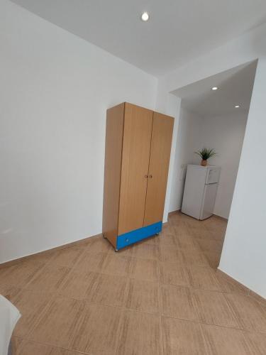 Triple Room with City View image 8