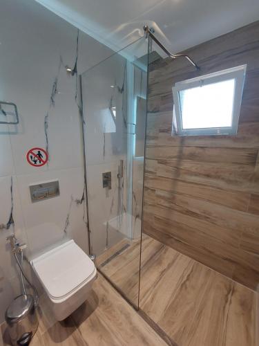 Triple Room with City View image 4