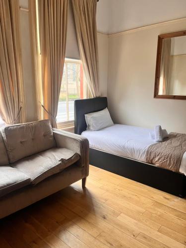 Ullet Suites - image 3