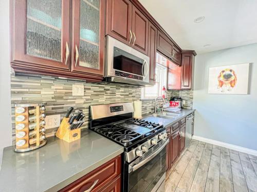 Modern 2BR Apartment in Heart of the City-MK1-WW in Los Angeles, USA