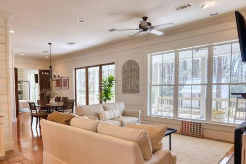 บริการและสิ่งอำนวยความสะดวก, Southern Farm House 4 Br 4 Bath in มูลทรี (จีเอ)